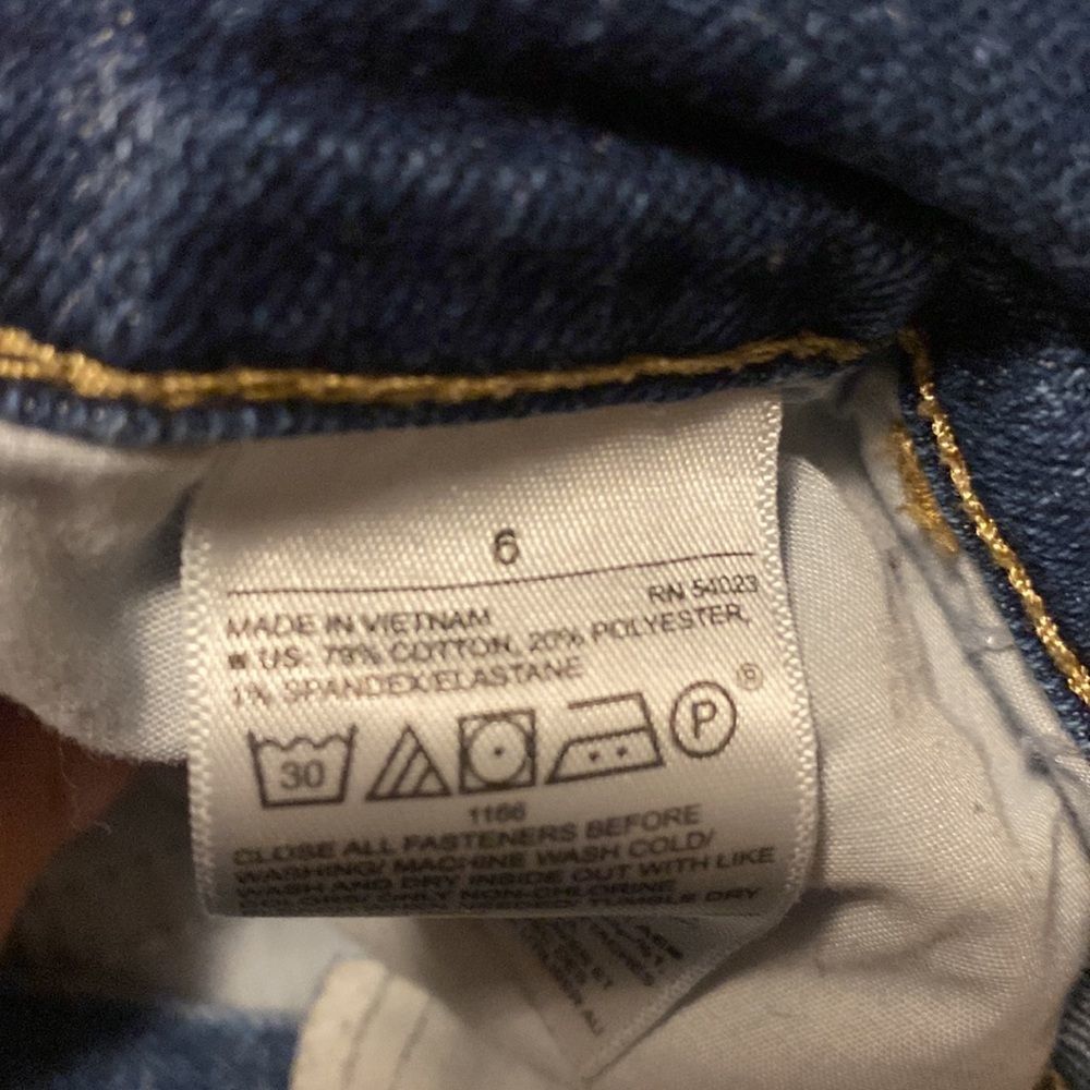 Old Navy Jean Shorts - Picture 4 of 5